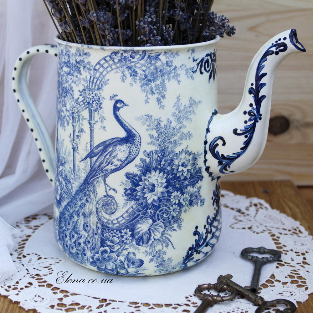 Кувшин Павлин