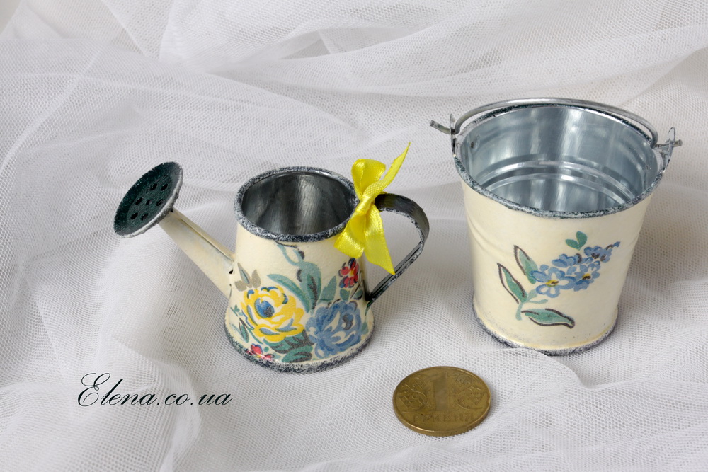 Лейка и ведро